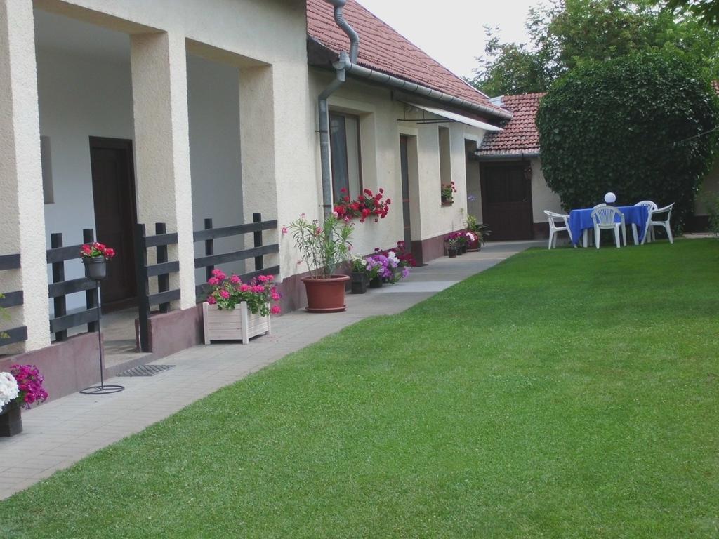 Apartament Csanyi Vendeghaz Kiskunmajsa Zewnętrze zdjęcie